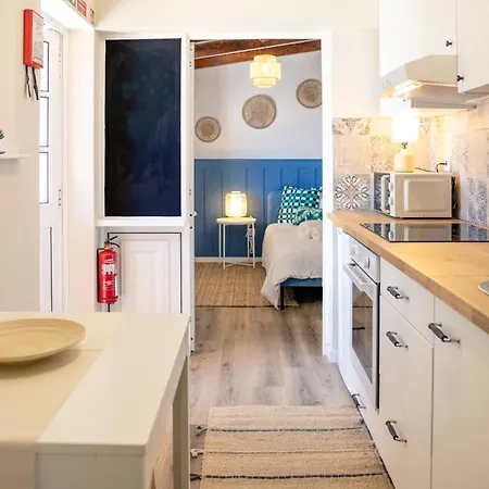 בית נופש Izzys Place By Escape To Madeira